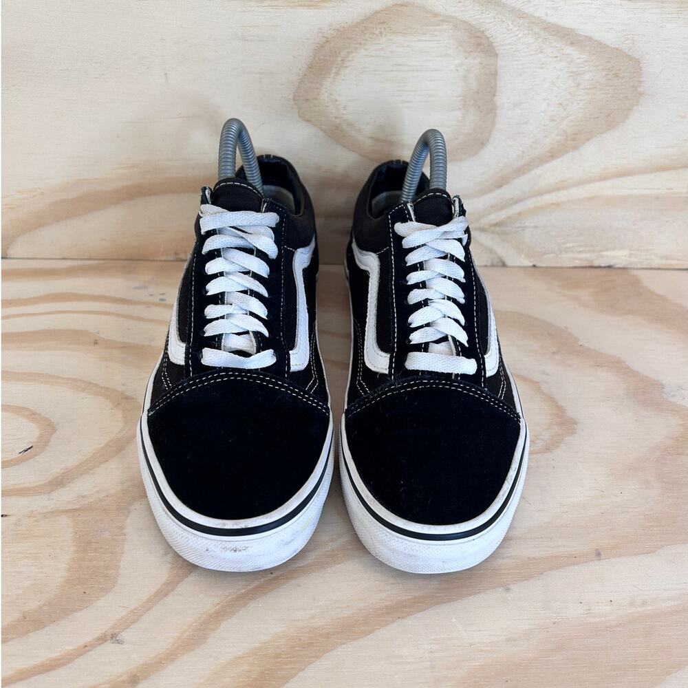 Vans Women's Black Old Skool Low-Top Sneakers - Picture 2 of 9